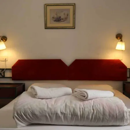 Ron Hotel