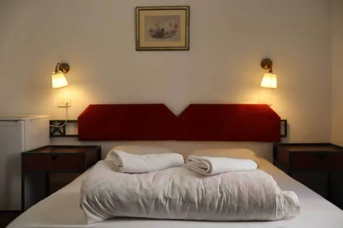 Ron Hotel - Hostels