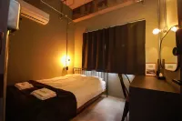 Red Submarine - Hostel