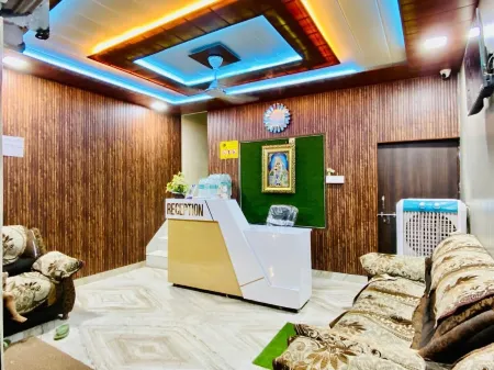 The Raman Palace - A Budget Hotel Отели рядом с достопримечательностью «Шрай Кришна Джанмастан Темпл, Матхура»