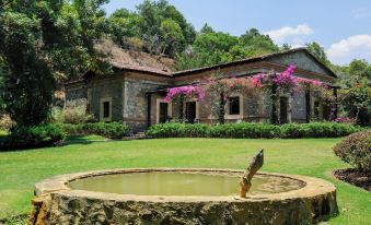 El Salto Luxury Ranch with Lake View