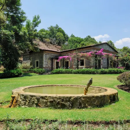 El Salto Luxury Ranch with Lake View