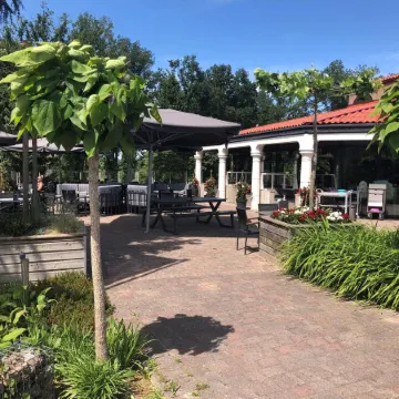 Villa in Arcen with Sun Shower & Garden