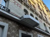 La Lumière de Paris Hotels near LVMH Fragrance Brands