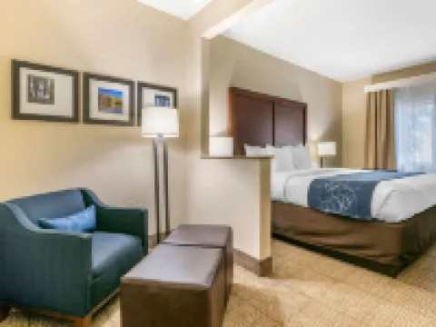 Comfort Suites Hotels in Batesville