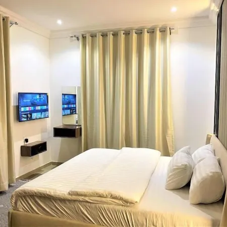 Imperio Apartments