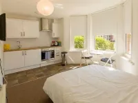Beddoe Apartments Premier Lodge Eastleigh Near Winchester and Southampton Hotels in Eastleigh District