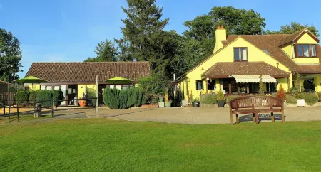 Gosfield Lake Resort Отели в г. Брейнтри