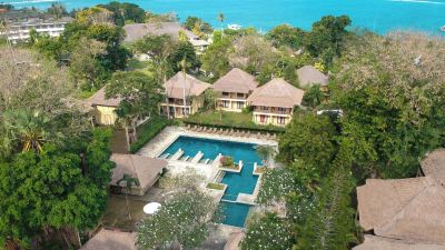 屋外プール メルキュール リゾート サヌールの写真