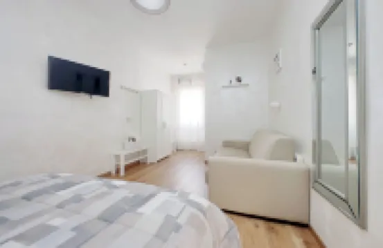 朱麗B&B 菲烏米奇諾酒店