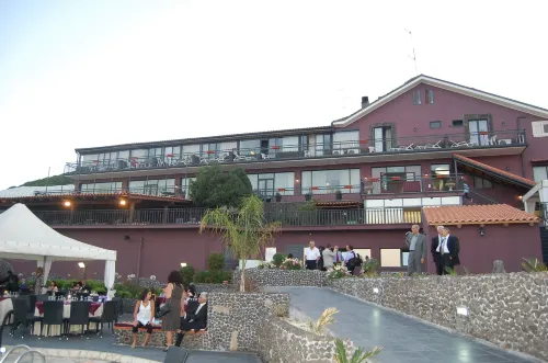 Michelangelo Etna Hotel فنادق في نيكولوسي