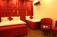 Red Velvet Hotel & Restaurant