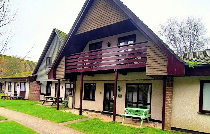 Trevithick Cottage Sleeps 6 Dog Friendly Parking