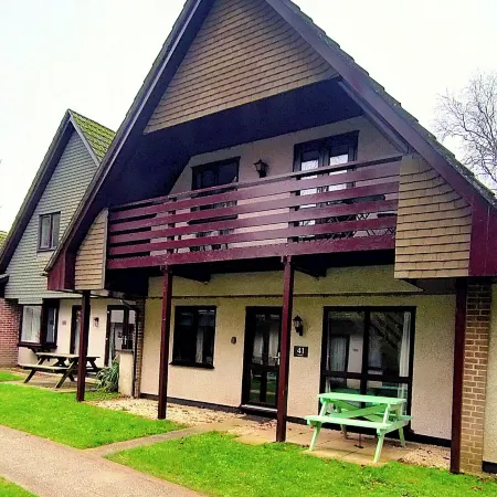 Trevithick Cottage Sleeps 6 Dog Friendly Parking