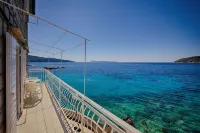 Mira Sea Front Guesthouse Hotels in Komiza