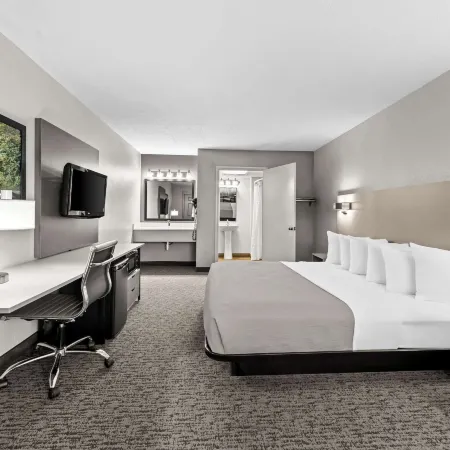 Quality Inn & Suites at Dollywood Lane