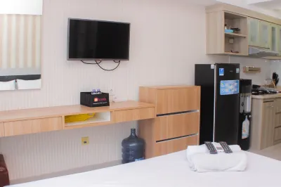 Warm and Homey Studio Apartment at Springlake Summarecon Bekasi Hotels in North Bekasi
