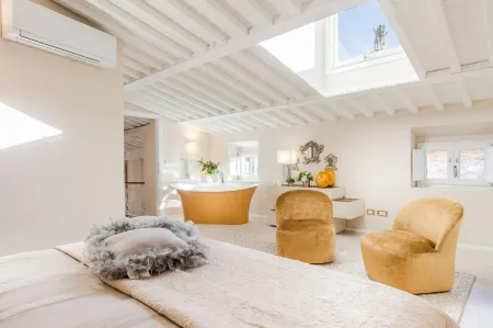 The Duchess Chambers, the Luxury Grand 3 Bedrooms