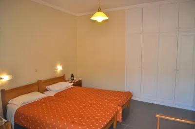 Holiday Studio Apartments Yannis on Agios Gordios Beach in Corfu