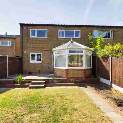 Tranquil Telford Retreat - 3 Bedroom House Hotel Exterior