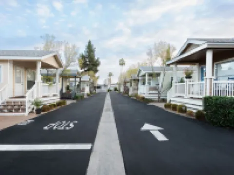 The Cottages at Golden Village Palms RV Resort Hoteles en Hemet