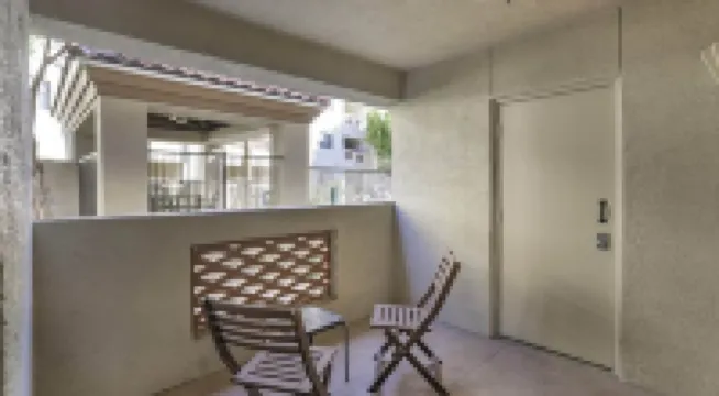 Executive 2 Bdrm Condo in the Heart of Biltmore!