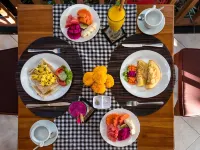 Hidden Padma Retreat Hotels near Mozaic Restaurant