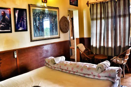 Lake Twenty Thousand Farm and Retreat Отели рядом с достопримечательностью «Chitwan Jungle Safari»