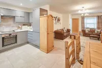 Host & Stay | No 5 Hoggarths Yard