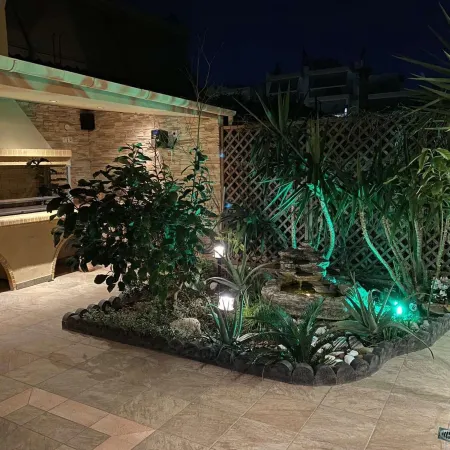 Oasis Garden Apartment
