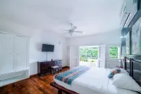 ネグリル ビーチ クラブ