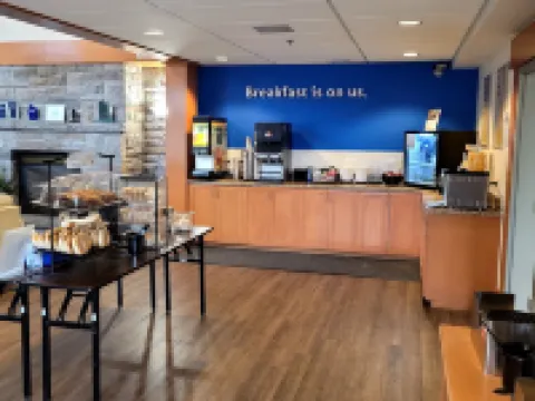 Days Inn by Wyndham Orillia Hotels in Simcoe County