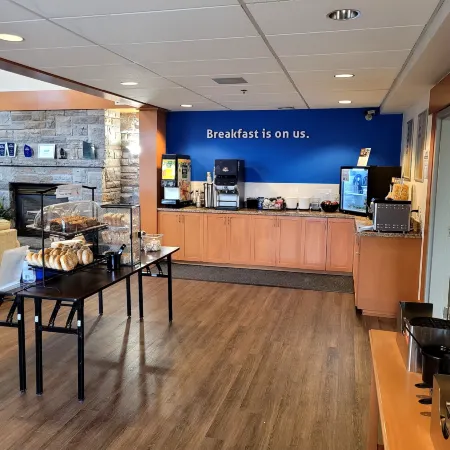 Days Inn by Wyndham Orillia