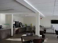 Crossroads Inn & Suites Hotels near Bowring Park