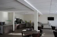 Crossroads Inn & Suites Hotels in Paradise