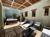 Andros 4 All Seasons Villas & Suites - Hot Tub