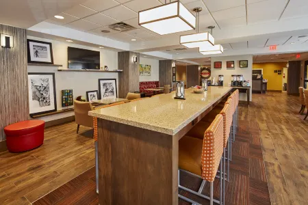 Hampton Inn Parker Отели в г. Cienega Springs