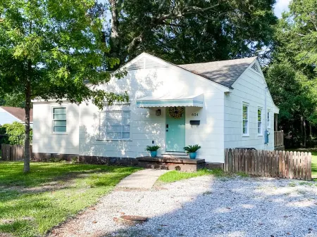 Charming Cottage Downtown Hattiesburg