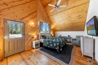 Hot Tub and BBQ - Charming Woodsy Cabin Retreat Hotels in El Dorado County