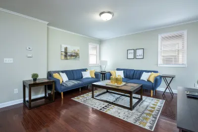 Stunning Loft - Spacious, Charming, Central, Fully Stocked فنادق في 