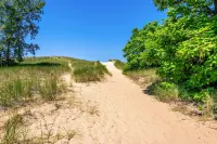 Sunny Retreat Steps from Lake Michigan - Charming Family Oasis Hotels in Michigan City