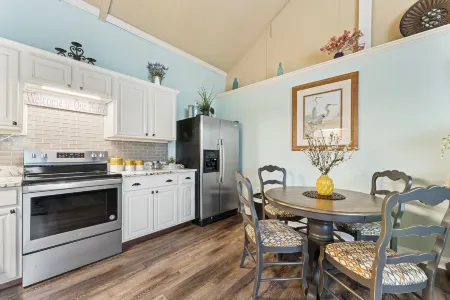 Pool Area, Lounge, Koi Pond and Waterfall - Stunning Retreat