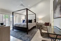 Private Patio with Fairway and Mountain Views - Stunning Luxe Hideaway
