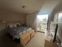 Sunset View and Cozy Balcony - Inviting Condo Escape