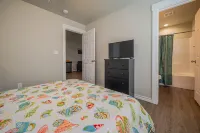 Stylish Cottage with Spacious Loft - Inviting Coastal Retreat