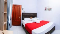 Homestay 45 Banyuwangi Hotels in Giri