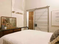 Stunning Loft with City View and Modern Amenities - Chic Escape Hotels in Knox County