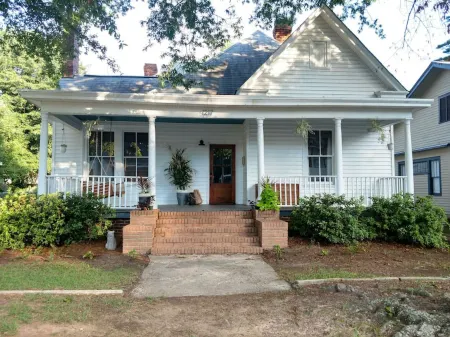 Private Entrance and Off-Street Parking - Charming Historic Retreat