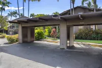 Gourmet Kitchen and Scenic Vistas - Stunning Tropical Retreat