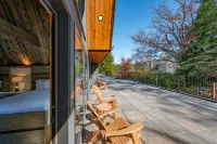 Vaulted Ceilings and Lake Access - Charming Cozy Escape Hotel a Terra Alta